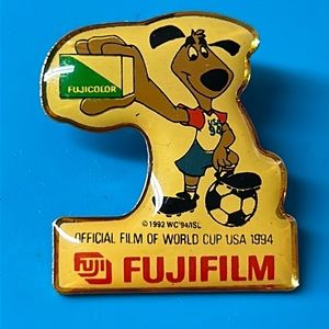 🖤1994 WORLD CUP USA Soccer ⚽️ lapel pin